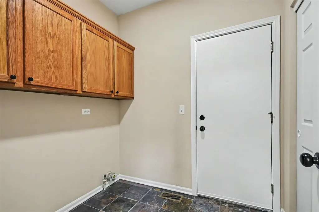 1057 Rosefield Lane Aurora IL 60504