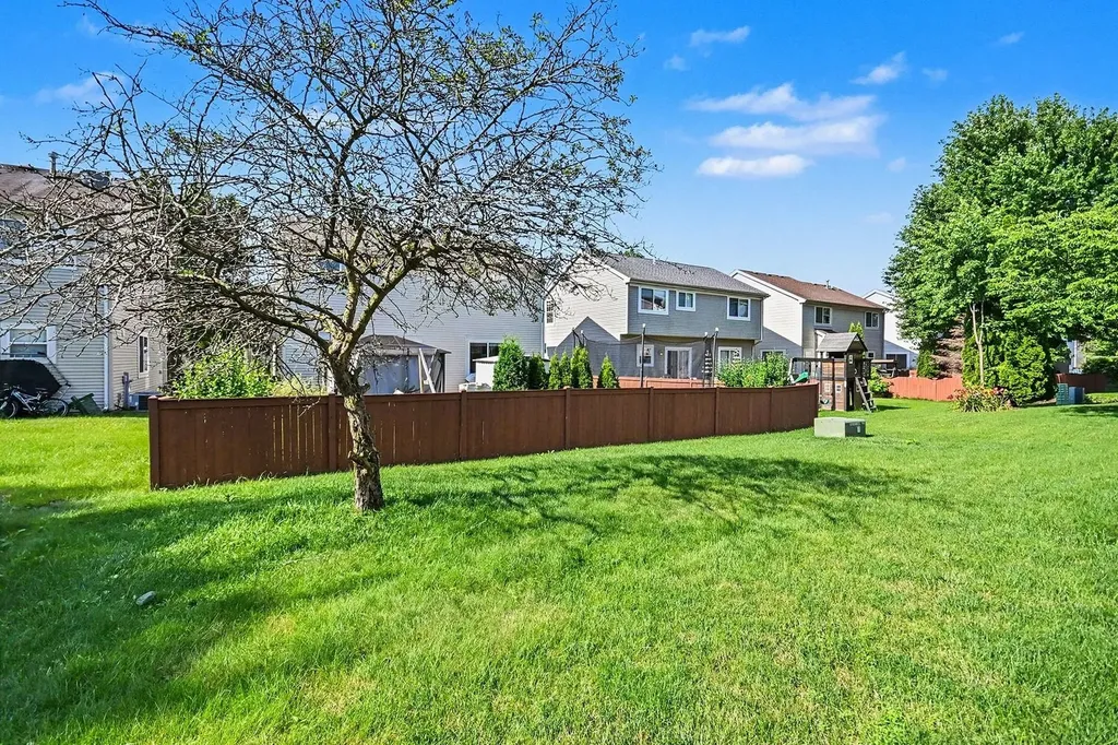 1057 Rosefield Lane Aurora IL 60504