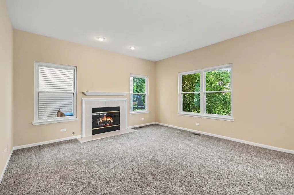 1057 Rosefield Lane Aurora IL 60504