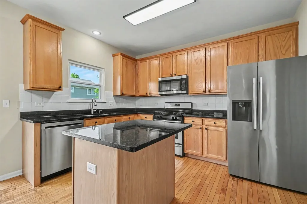 1057 Rosefield Lane Aurora IL 60504