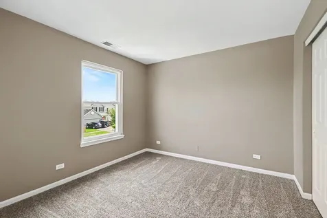 1057 Rosefield Lane Aurora IL 60504