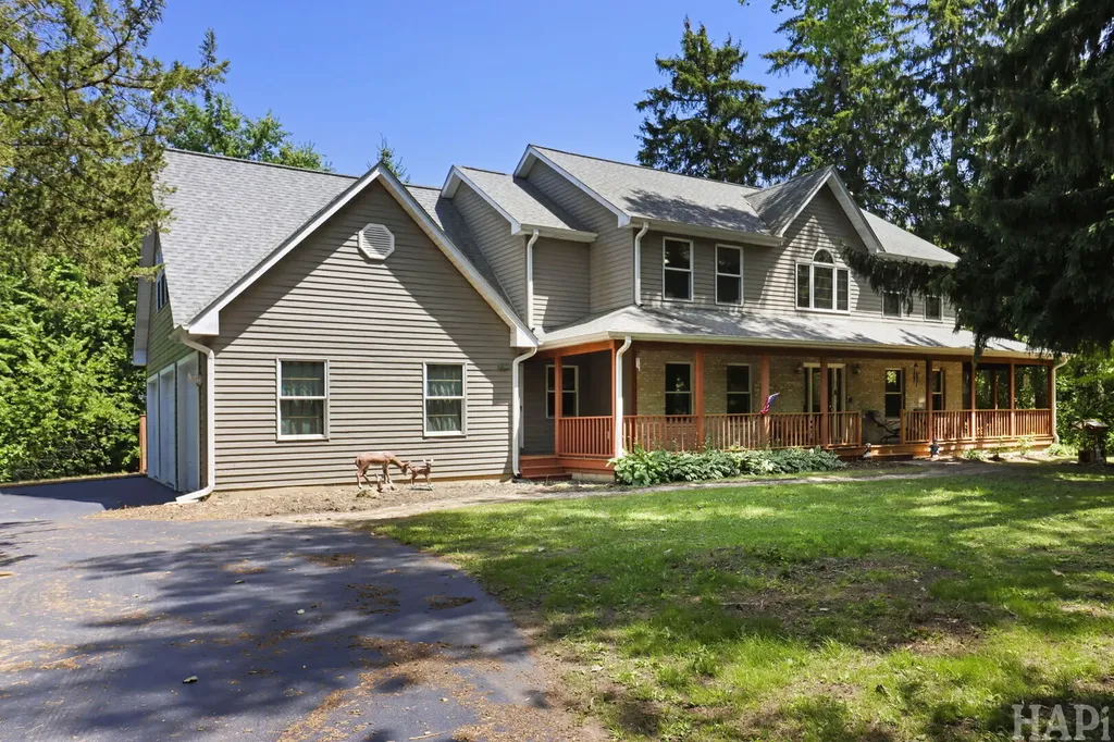 26268 West Springwell Avenue Antioch IL 60002
