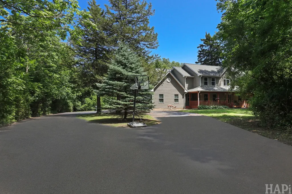 26268 West Springwell Avenue Antioch IL 60002