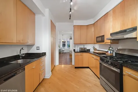 2311 North Commonwealth Avenue Chicago IL 60614