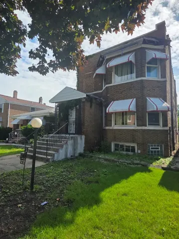 9737 South Prairie Avenue Chicago IL 60628
