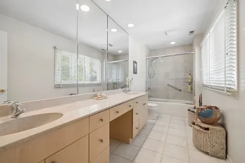 3639 Pebble Beach Road Northbrook IL 60062