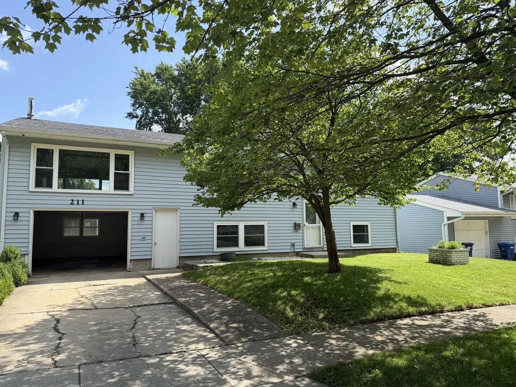 211 East Dresser Road Dekalb IL 60115