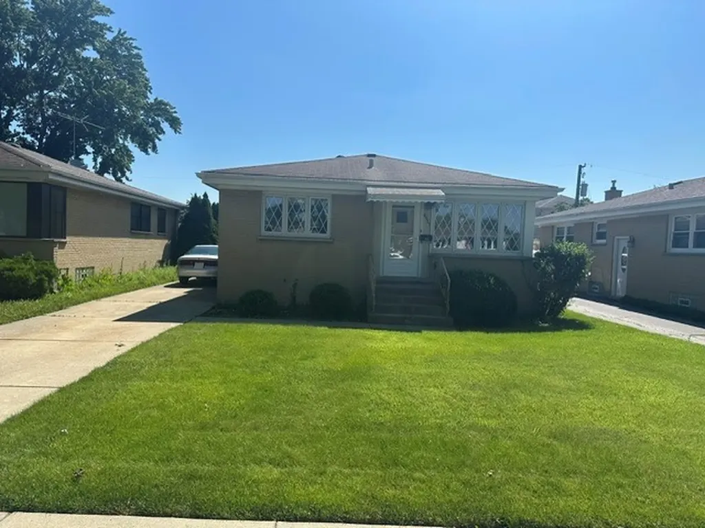 4933 North Ozanam Avenue Norridge IL 60706