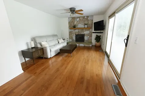 608 Thackeray Lane Fox River Grove IL 60021