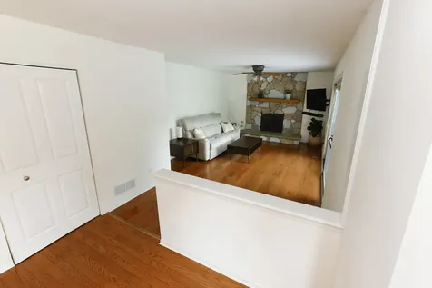 608 Thackeray Lane Fox River Grove IL 60021