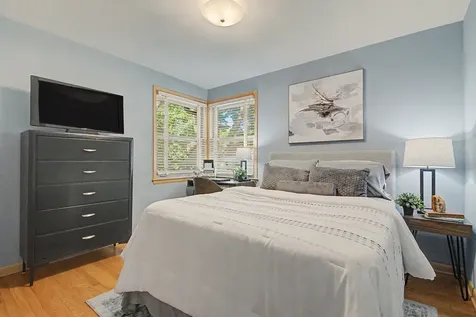 1112 South Maple Avenue Oak Park IL 60304