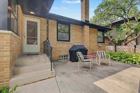 1112 South Maple Avenue Oak Park IL 60304