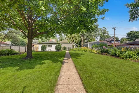 1112 South Maple Avenue Oak Park IL 60304