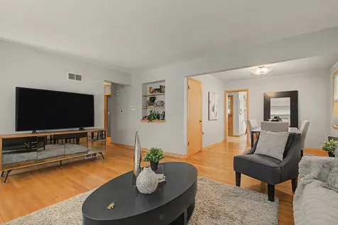 1112 South Maple Avenue Oak Park IL 60304