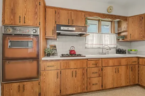 1112 South Maple Avenue Oak Park IL 60304