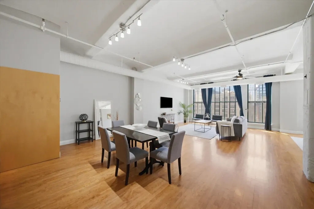 633 South Plymouth Court Chicago IL 60605