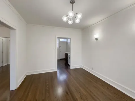 2633 West Ainslie Street Chicago IL 60625