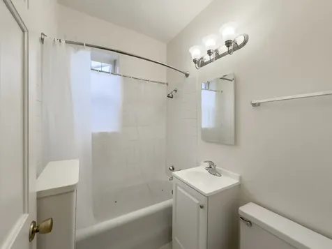 2633 West Ainslie Street Chicago IL 60625