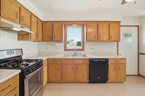 14804 Le Claire Avenue Midlothian IL 60445