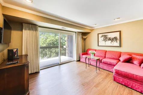 3860 Mission Hills Road Northbrook IL 60062