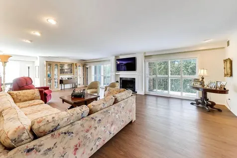 3860 Mission Hills Road Northbrook IL 60062