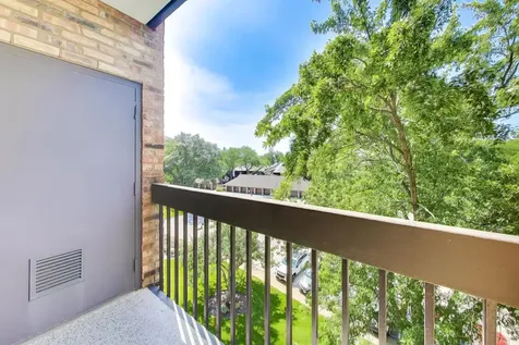 3860 Mission Hills Road Northbrook IL 60062