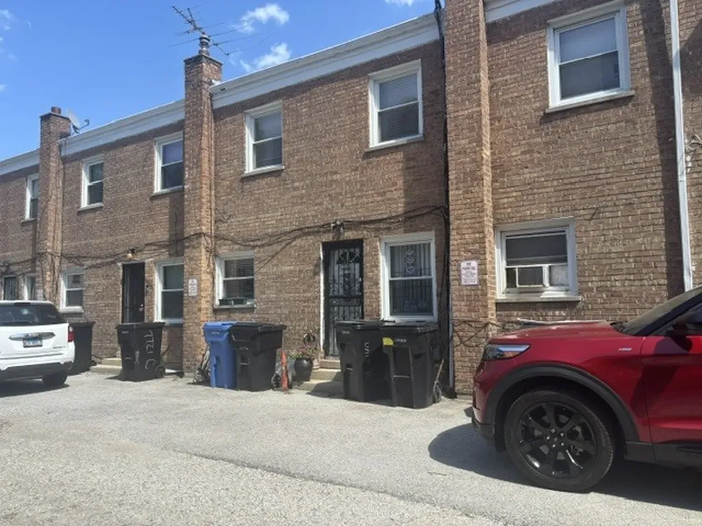 7721 South Coles Avenue Chicago IL 60649