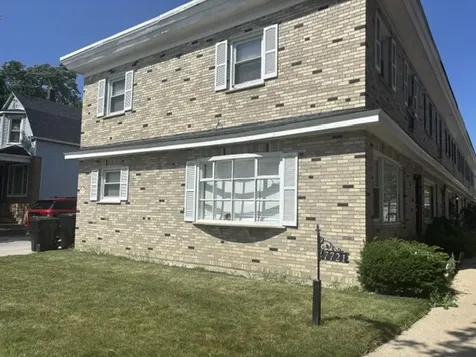 7721 South Coles Avenue Chicago IL 60649