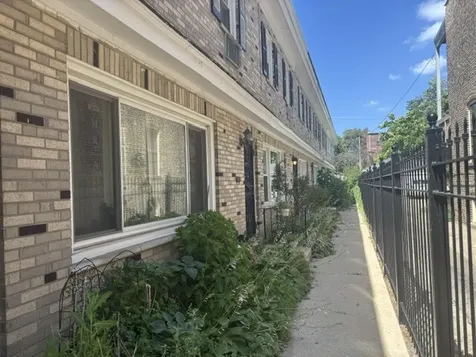 7721 South Coles Avenue Chicago IL 60649