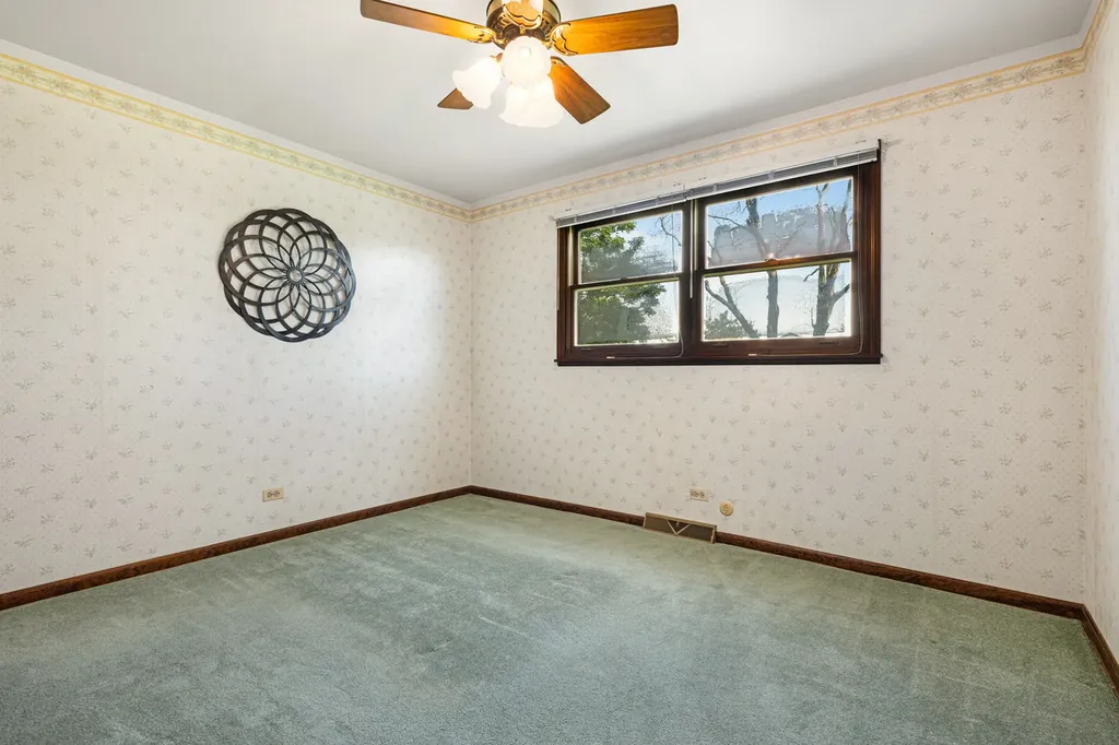 53 James Drive Westmont IL 60559