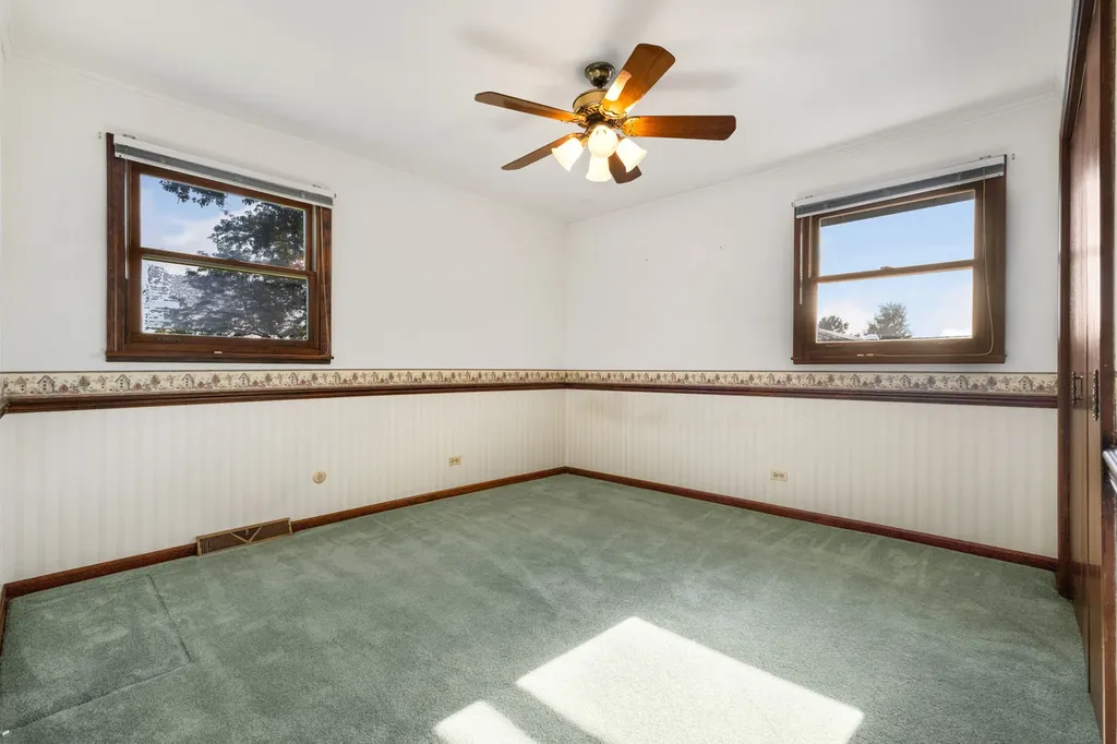 53 James Drive Westmont IL 60559