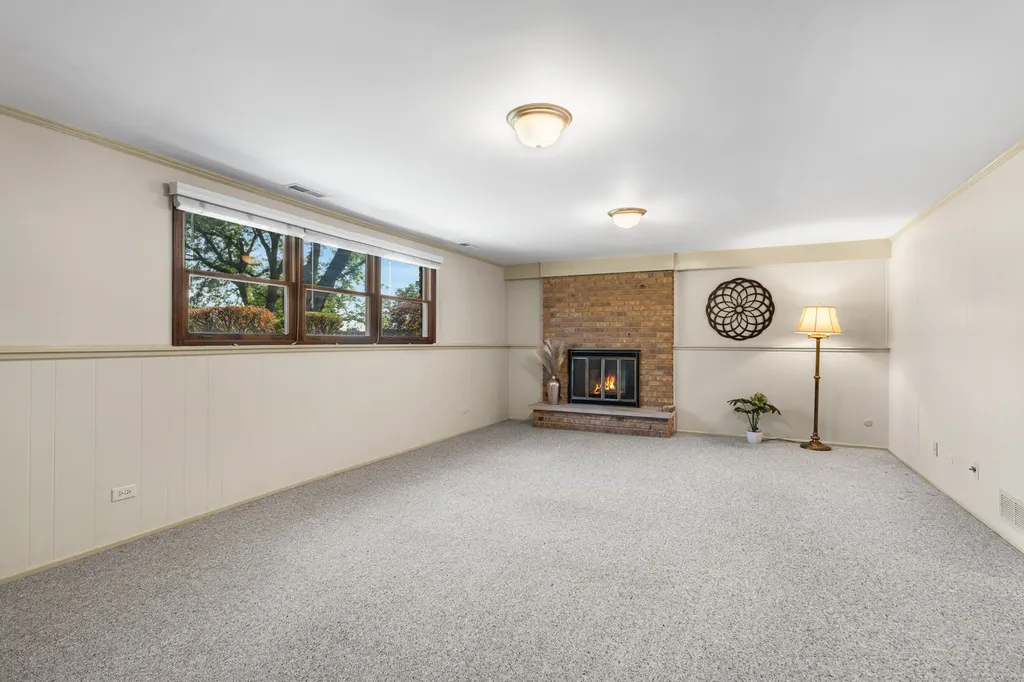 53 James Drive Westmont IL 60559