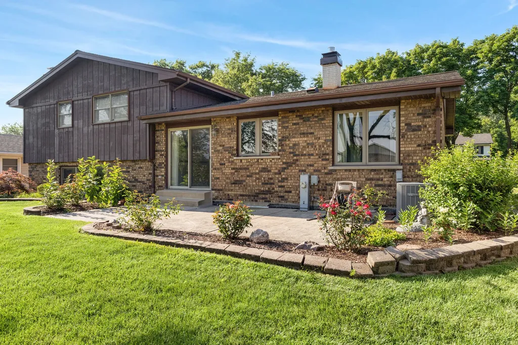 53 James Drive Westmont IL 60559