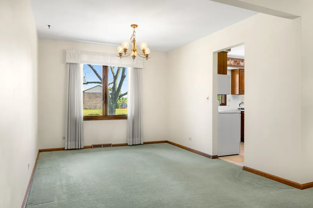 53 James Drive Westmont IL 60559