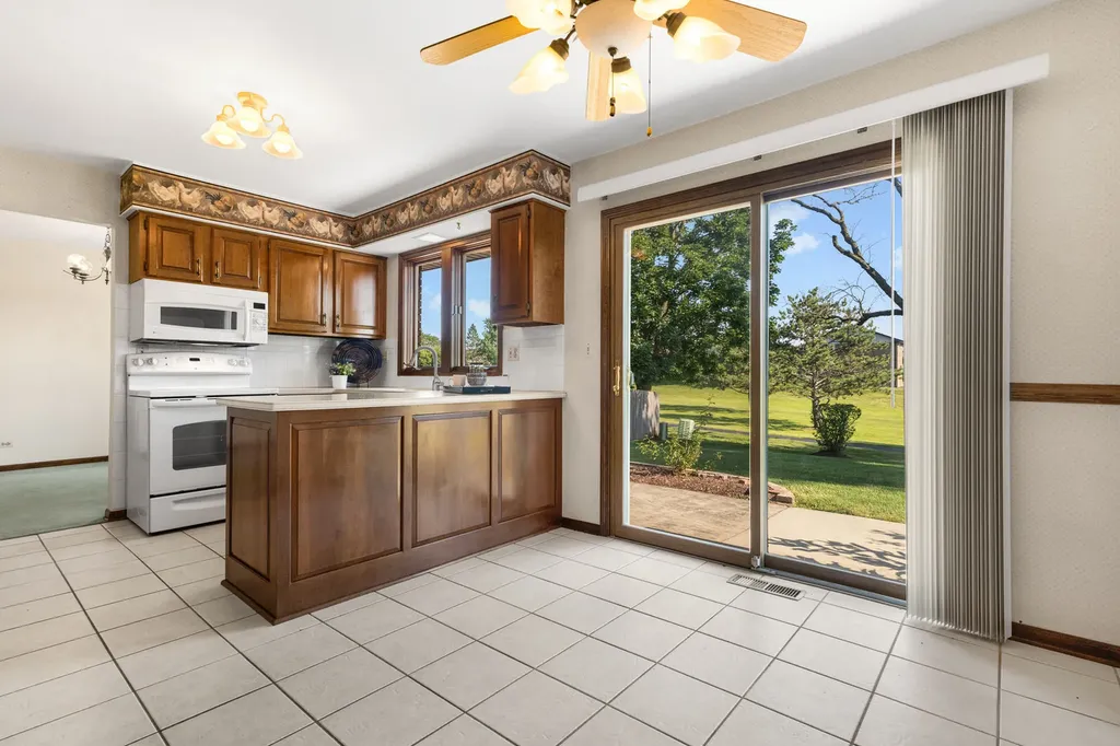 53 James Drive Westmont IL 60559