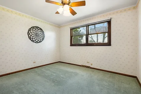 53 James Drive Westmont IL 60559