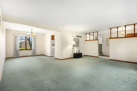 53 James Drive Westmont IL 60559