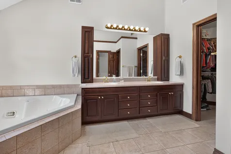 402 Northridge Cc Estates Normal IL 61761