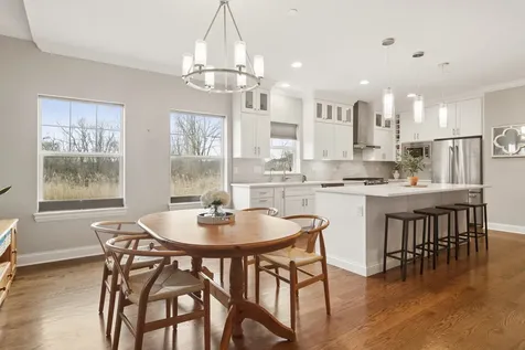 1465 Somerset Place Barrington IL 60010