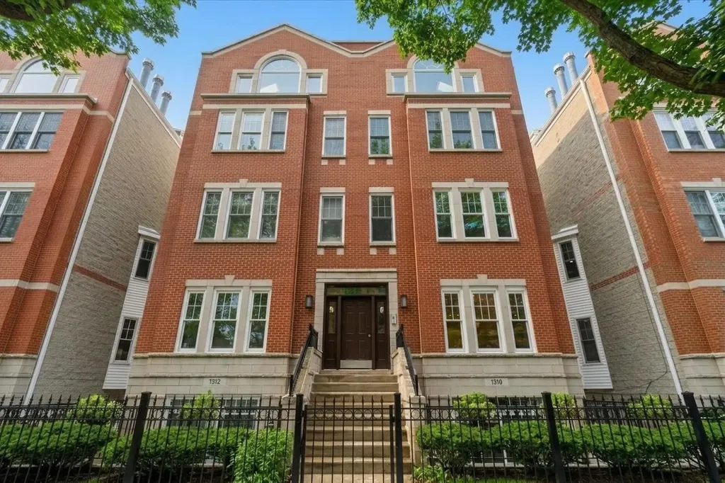 1310 West Fletcher Street Chicago IL 60657