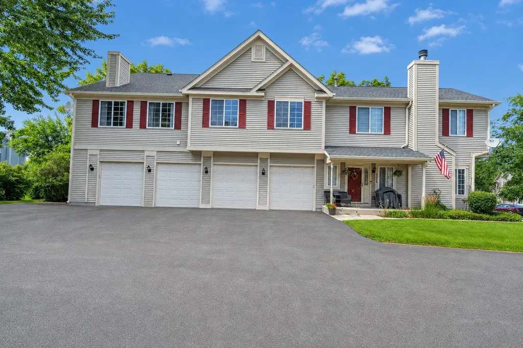 302 Windsor Court South Elgin IL 60177