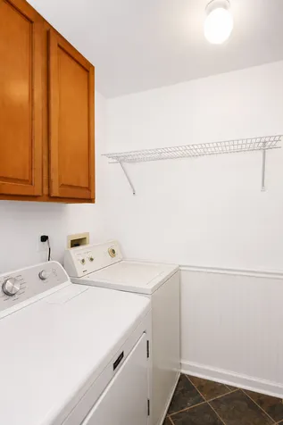 302 Windsor Court South Elgin IL 60177