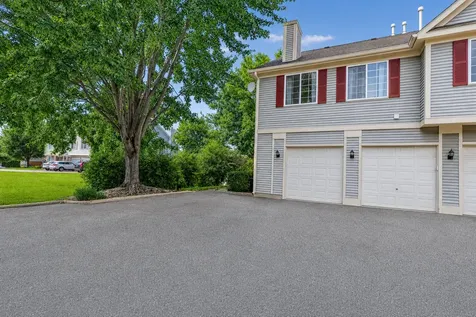 302 Windsor Court South Elgin IL 60177