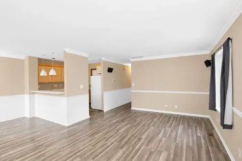 302 Windsor Court South Elgin IL 60177