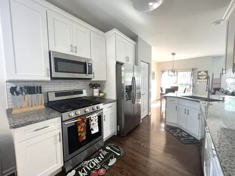 615 West St Johns Place Addison IL 60101