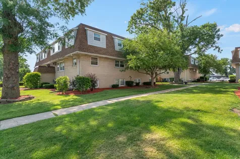 9907 West 58th Street Countryside IL 60525