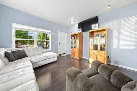 2710 Hoffman Street Plano IL 60545