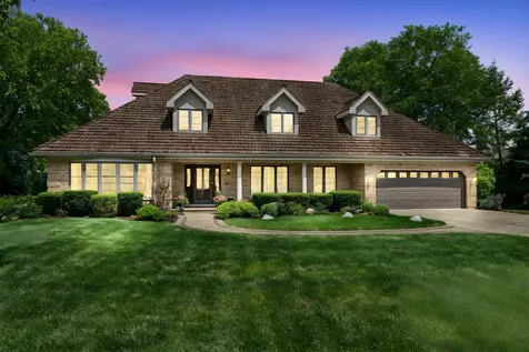 8425 Charleston Drive Burr Ridge IL 60527