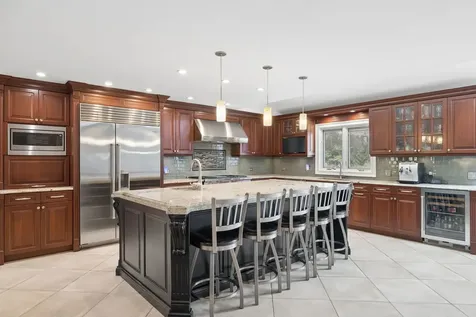 8425 Charleston Drive Burr Ridge IL 60527