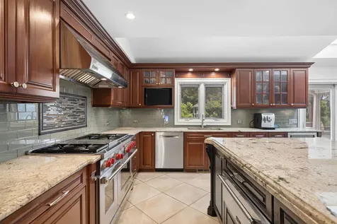8425 Charleston Drive Burr Ridge IL 60527